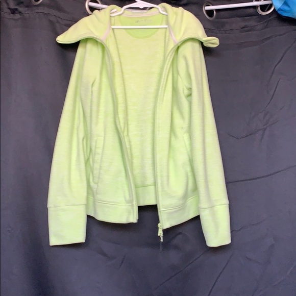 Green sweatshirt - Picture 1 of 3
